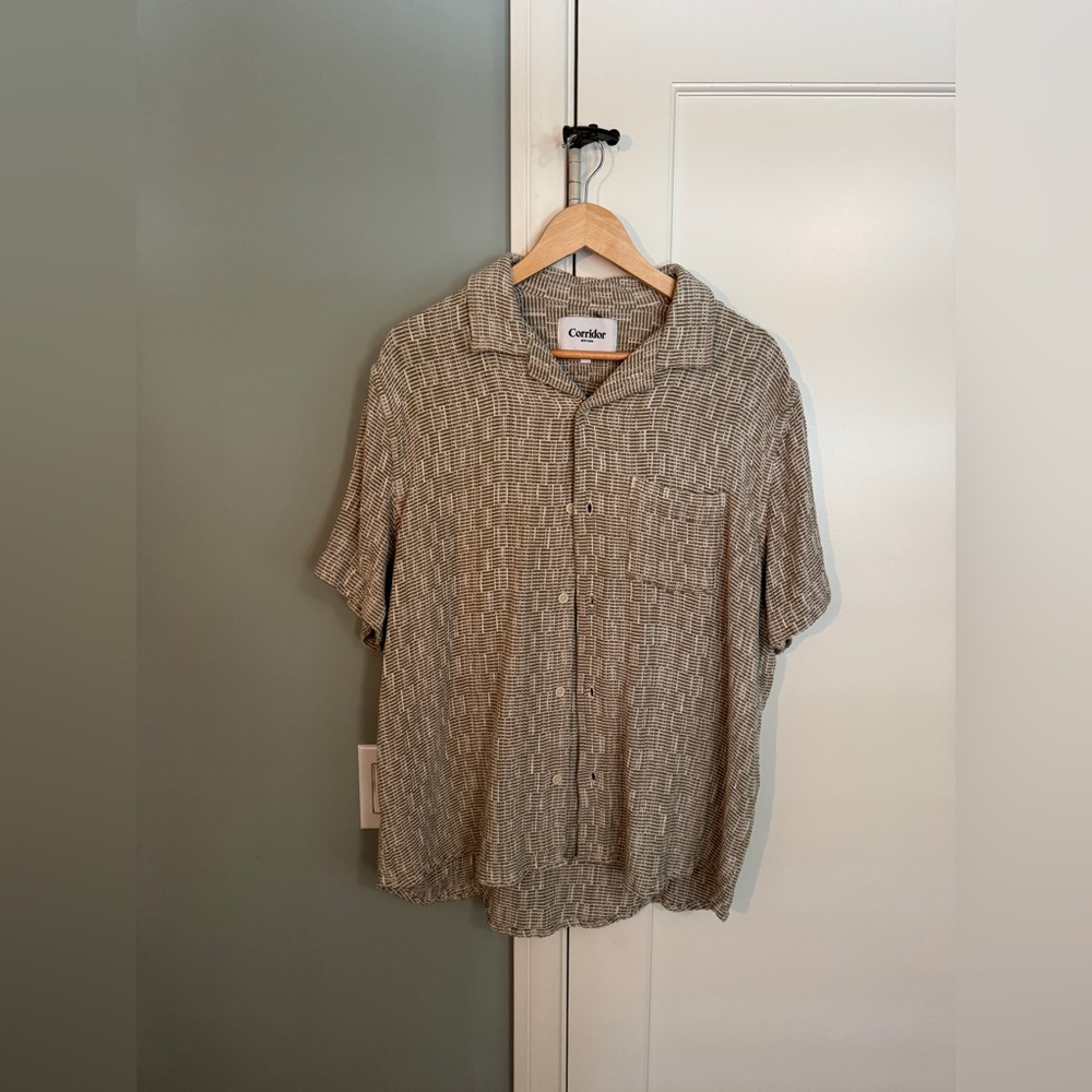 Corridor short sleeve button up